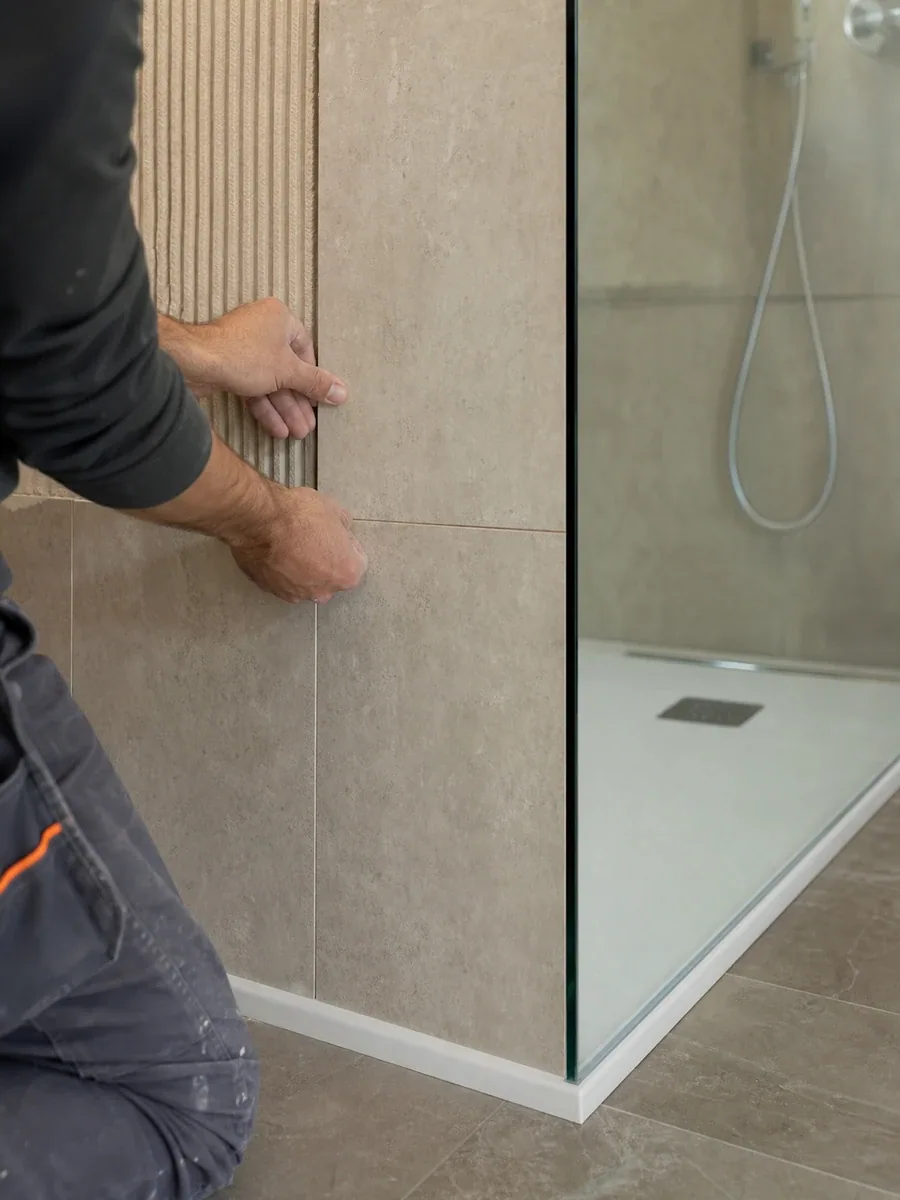 Detalle de una obra de reforma de baños en A Coruña