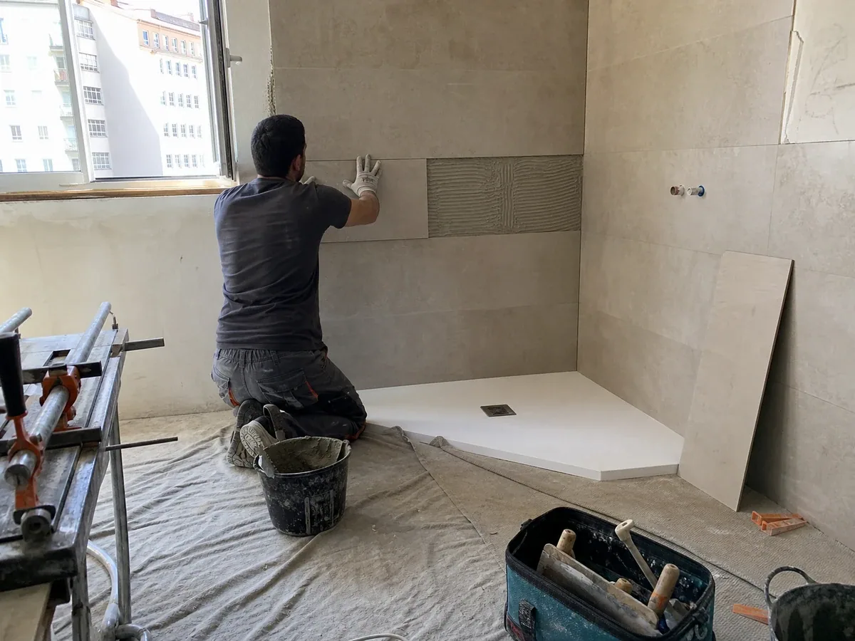 Reforma de baños en A Coruña: obra de nuestro equipo